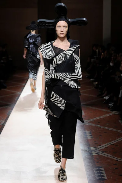 Look 38